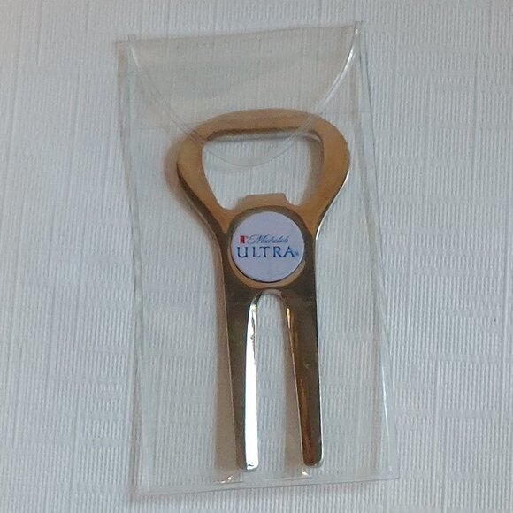 MICHELOB ULTRA BEER CLASSIC LOGO GOLF BALL MARKER DIVOT TOOL MONEY CLIP … - Picture 1 of 4